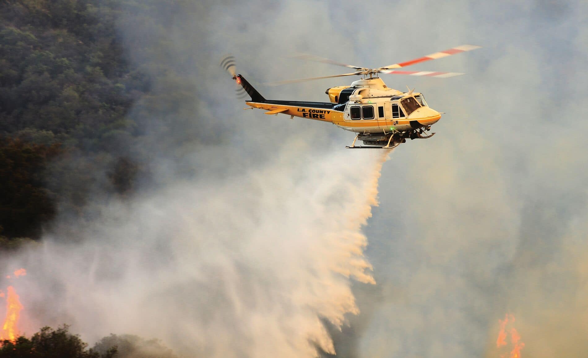 LA County Fire's Bell 412 dumping water on a fire