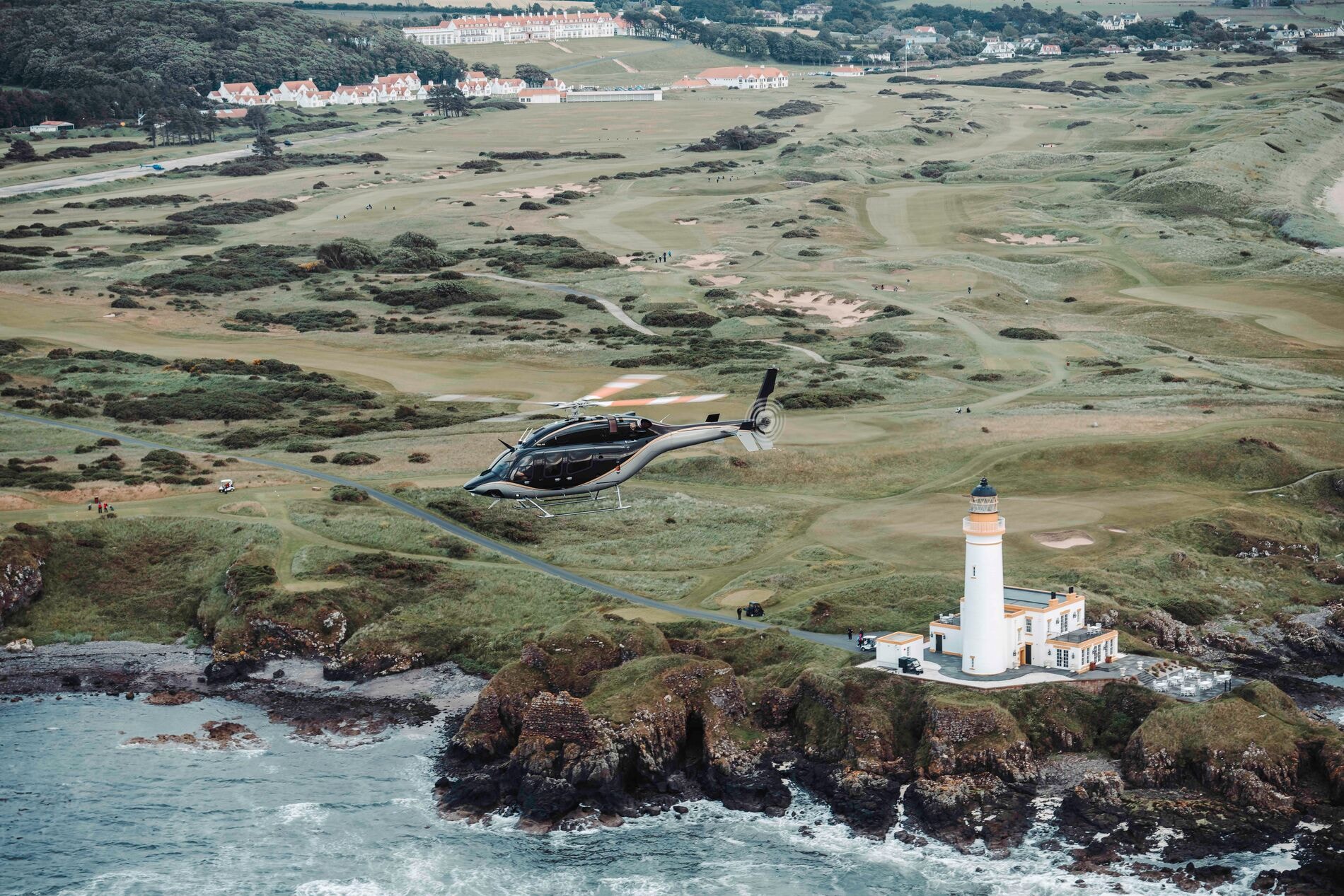 bell-429-over-lighthouse