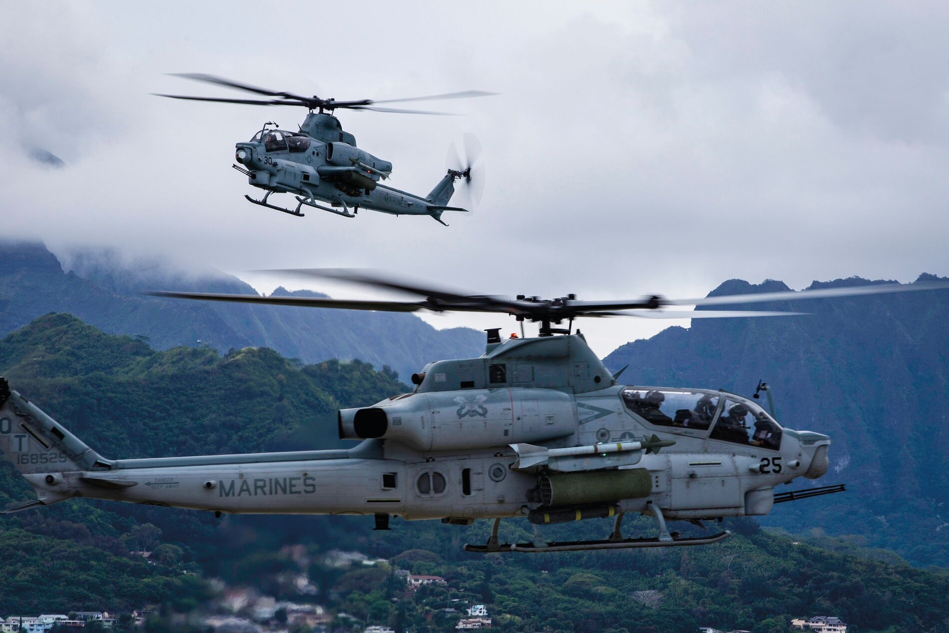 Bell AH-1Z - Attack and Reconnaissance Helicopter Engineered