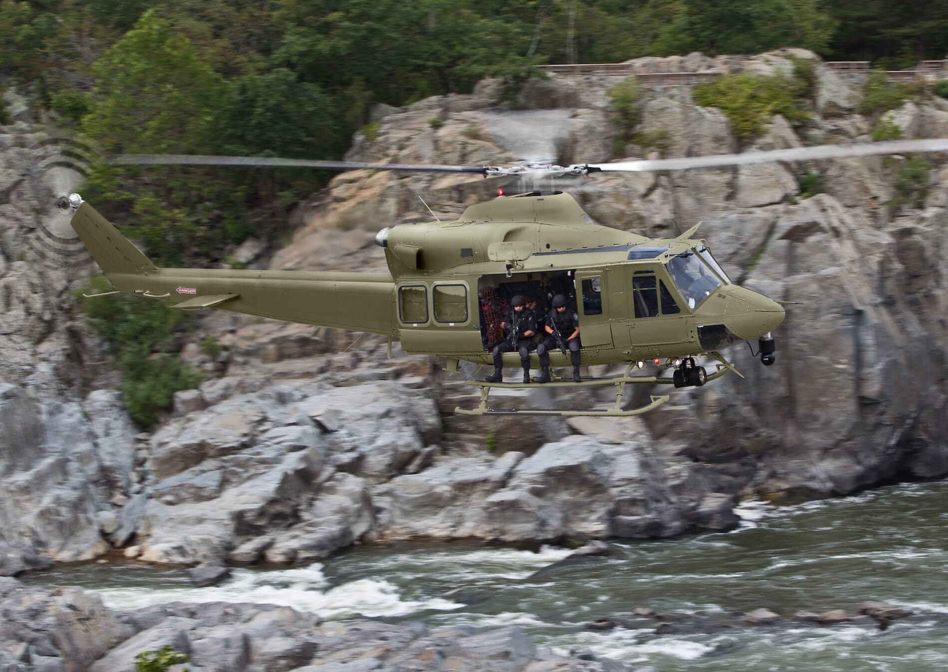 Web_Standard-Bell 412 - LE - US Park Police - Hero - XGM_6994-12