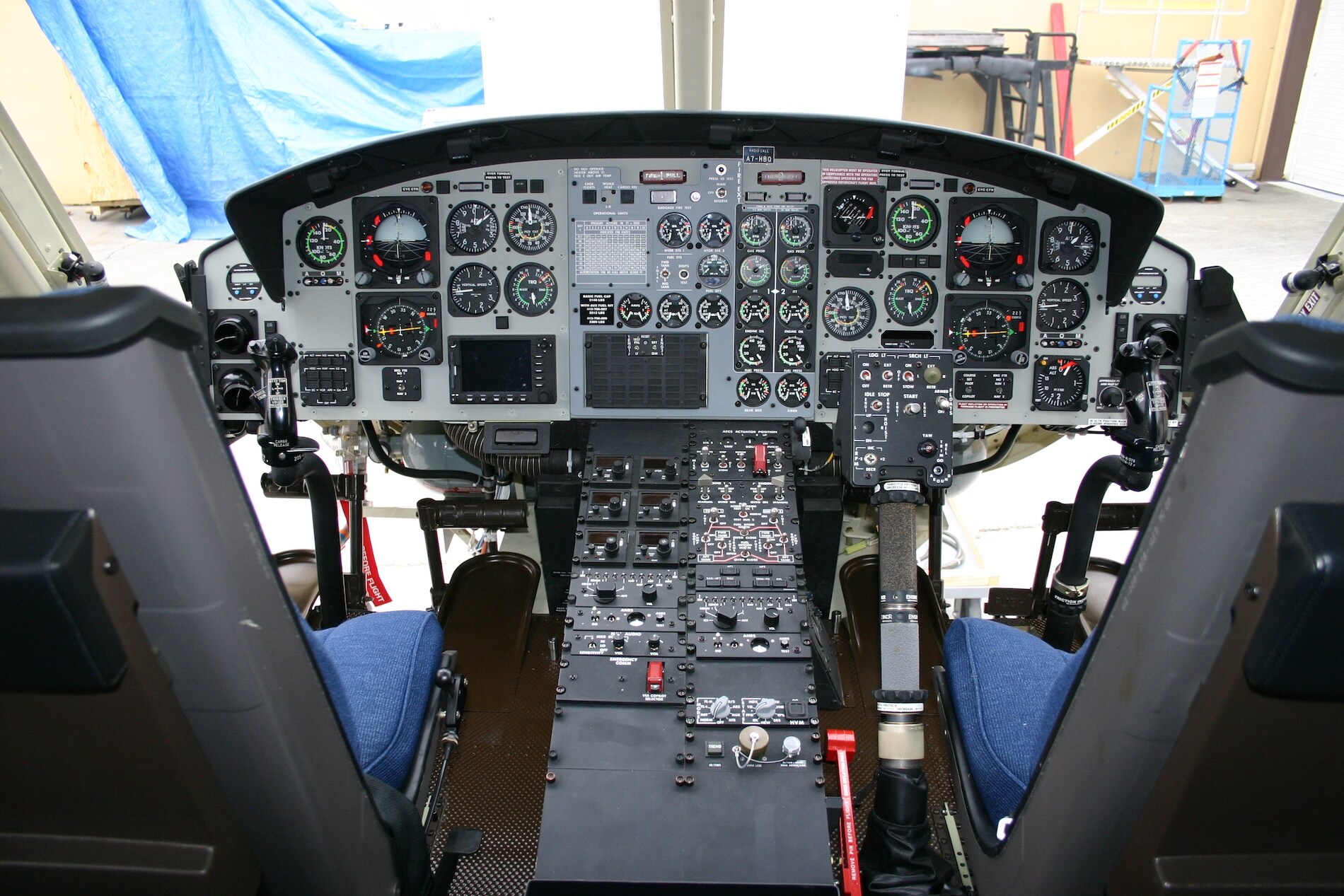 piney-mro-cockpit-before